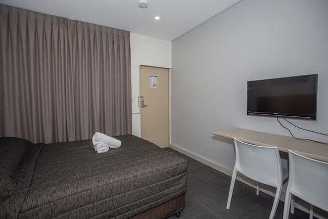 Standard Room, 1 Queen Bed