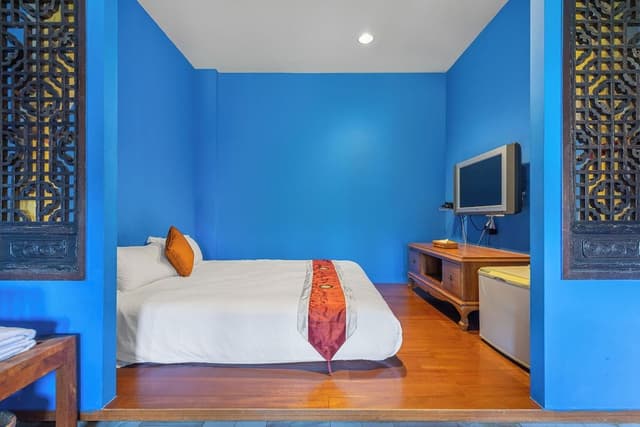 Deluxe Double Room with Bathtub