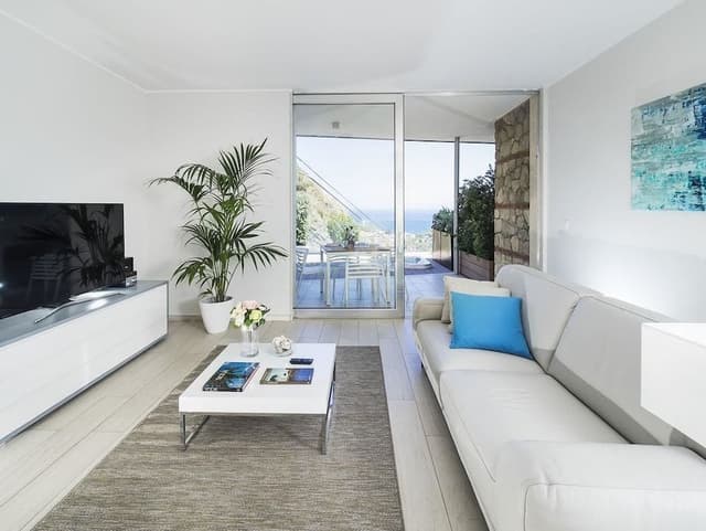 Deluxe Apartment, Hot Tub, Sea View