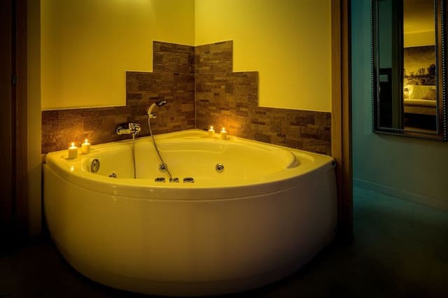 Luxury Room, Jetted Tub, City View