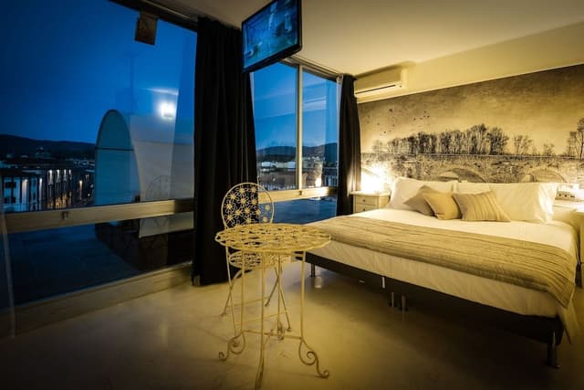 Luxury Room, Jetted Tub, City View
