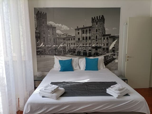 Deluxe Room, 1 King Bed, Jetted Tub
