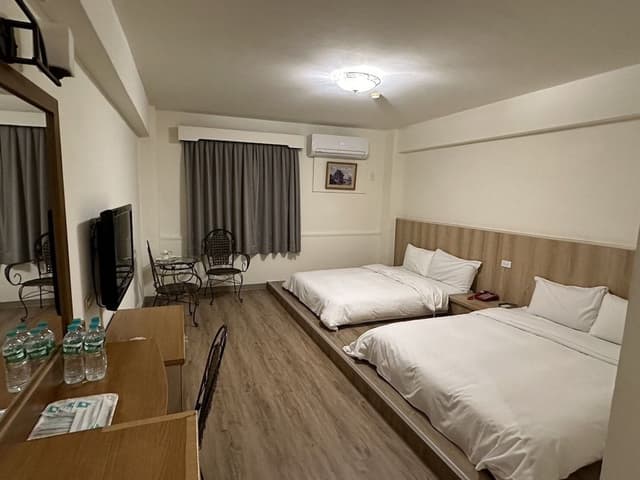 Yawan Quadruple Room.