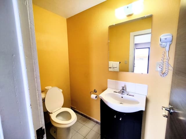 Standard Room, 1 Queen Bed