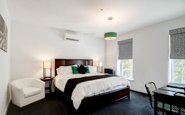 Deluxe Room, 1 King Bed, Jetted Tub
