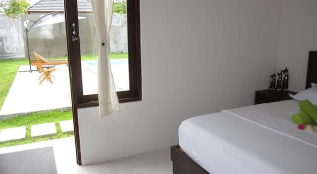 Standard room with Balcony Pool view