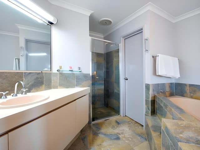 Beachfront 1st Floor