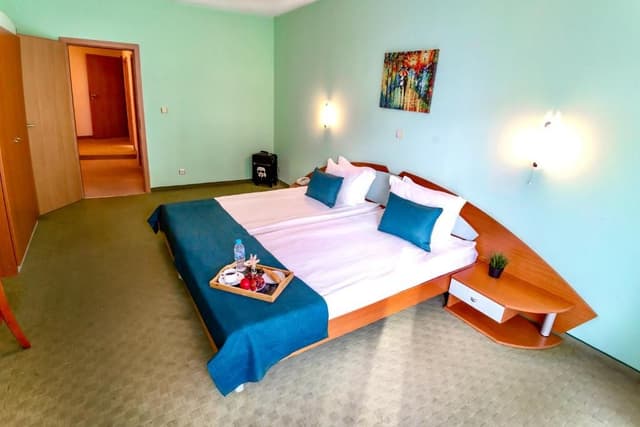 Suite with Balcony - Free Beach Package