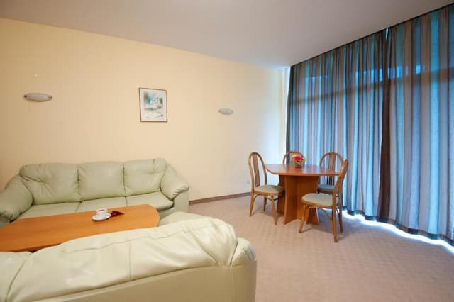 Suite with Balcony - Free Beach Package