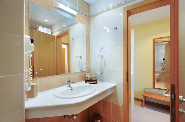 Suite with Balcony - Free Beach Package