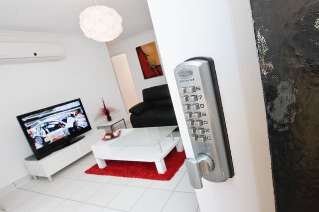 Metro - 2 Bedroom with Courtyards