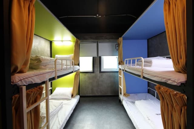Shared Dormitory, Women only
