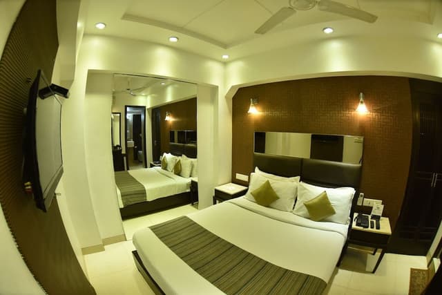 Deluxe Double or Twin Room