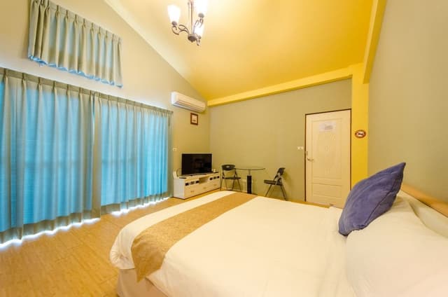 Comfort House, 4 Bedrooms, Balcony, Mountain View