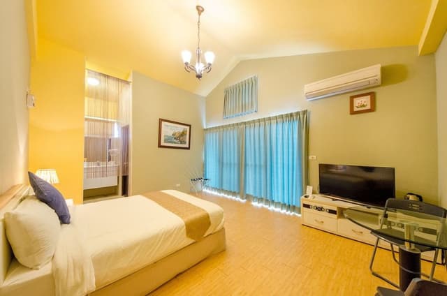 Comfort House, 4 Bedrooms, Balcony, Mountain View