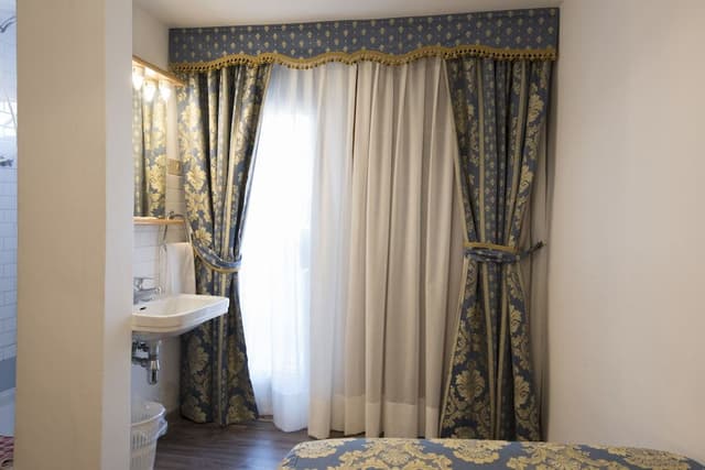 Double Room with private shower but shared toilet