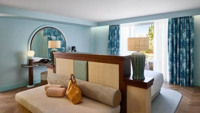 Pool Suite