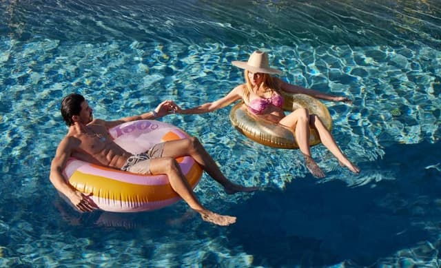 Pool Suite