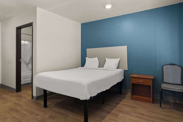Standard Room, 1 Queen Bed, Non Smoking