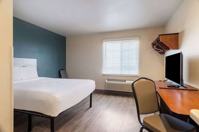 Standard Room, 1 Queen Bed, Non Smoking