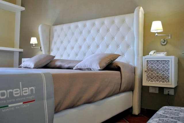 Comfort Room (Mothia)