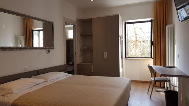 Superior Room, 1 King Bed, Garden View
