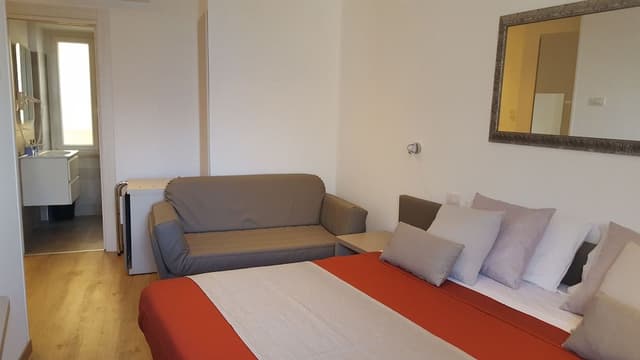 Superior Room, 1 King Bed, Garden View