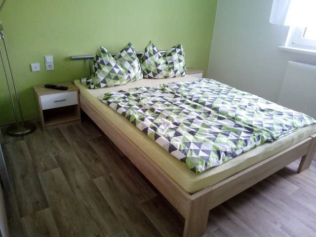 Standard Double Room, Shared Bathroom (1. OG)