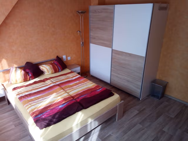 Double Room, Shared Bathroom (2. OG)
