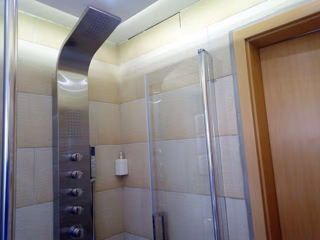 Standard Double Room, Shared Bathroom (1. OG)