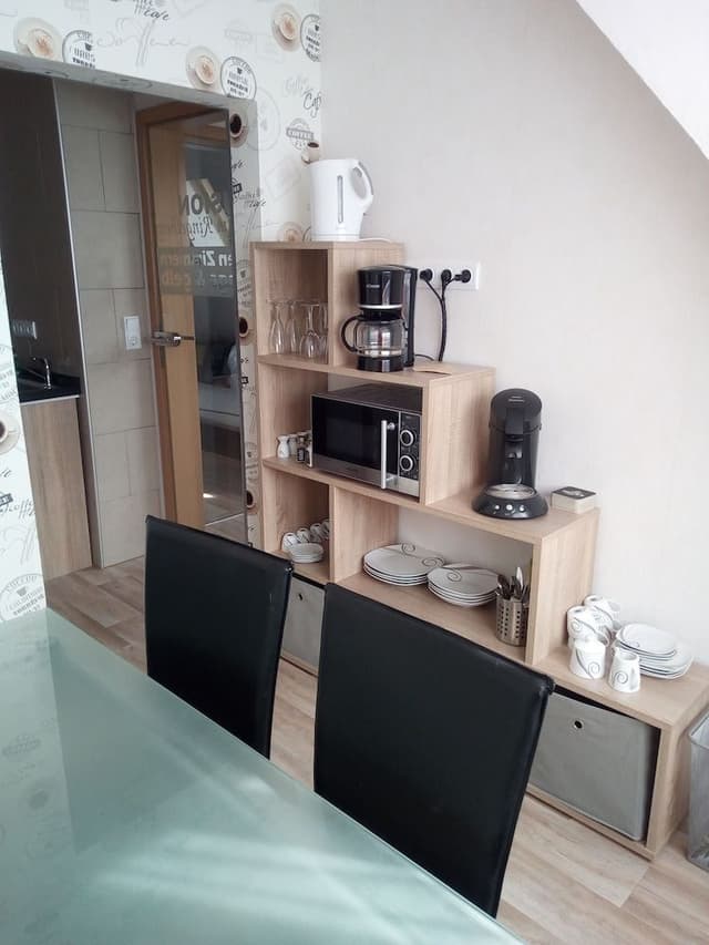 Double Room, Shared Bathroom (2. OG)
