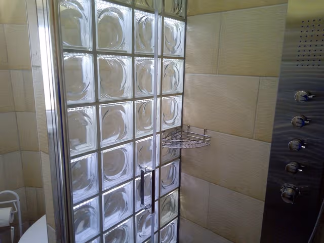 Standard Double Room, Shared Bathroom (1. OG)