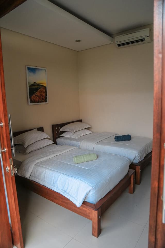 Deluxe Twin Bed