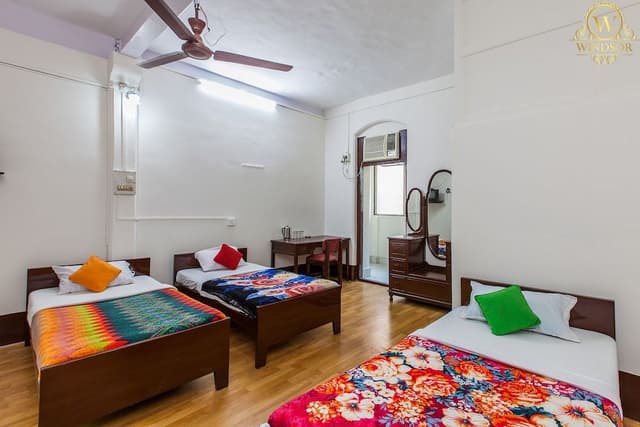 Standard Triple Room, 3 Twin Beds, Smoking, City View