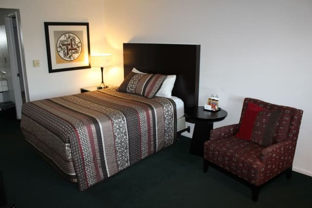 Standard Room, 1 Queen Bed