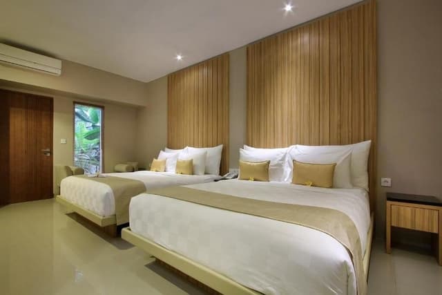 Deluxe Family Room