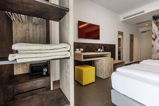 Superior Room, 1 King Bed