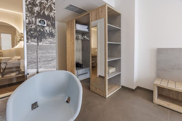 Superior Room, 1 King Bed