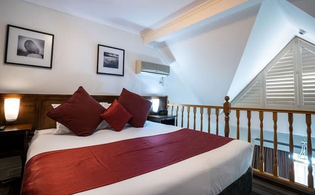 Deluxe Loft, 1 King Bed