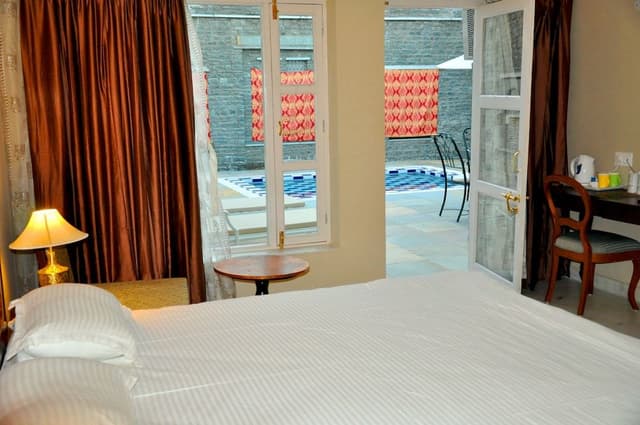 Super Deluxe Room with Shared Pool