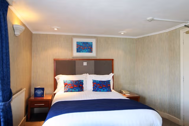 Snug Double Room Sea View, Single Use