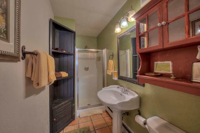 The Willow Cottage, 1 Queen Bed (Willow, Pet Friendly)