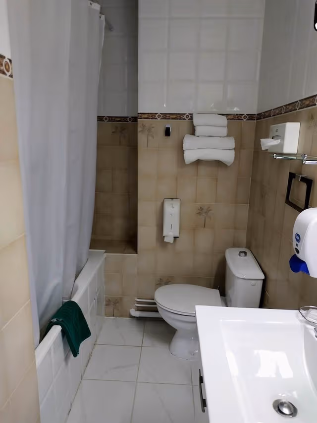 Standard Twin Room, Ensuite, River View (CHAMBRE AVEC LITS JUMEAUX)