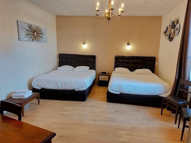 Standard Suite, Ensuite, City View (CHAMBRE QUADRUPLE)