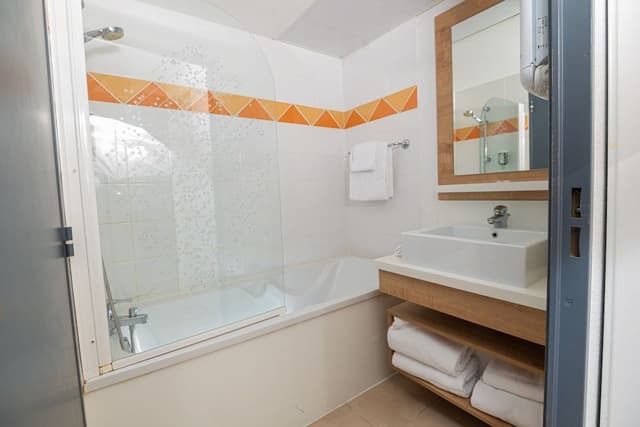 One Bedroom Apartement with 1 Sofa Bed and 1 Double Bed