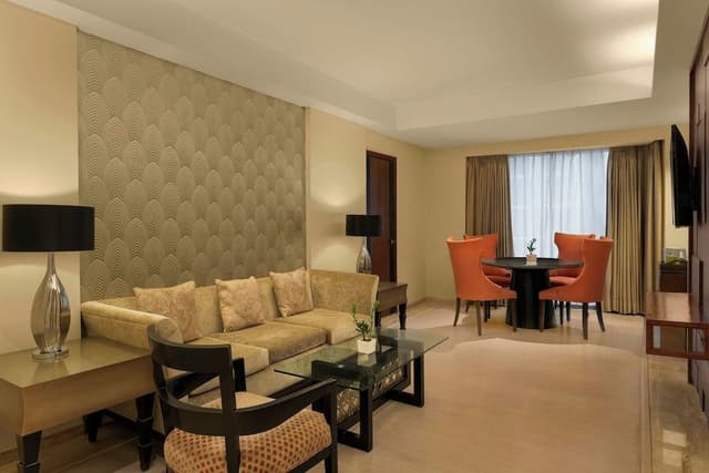 Suite, 1 King Bed, City View