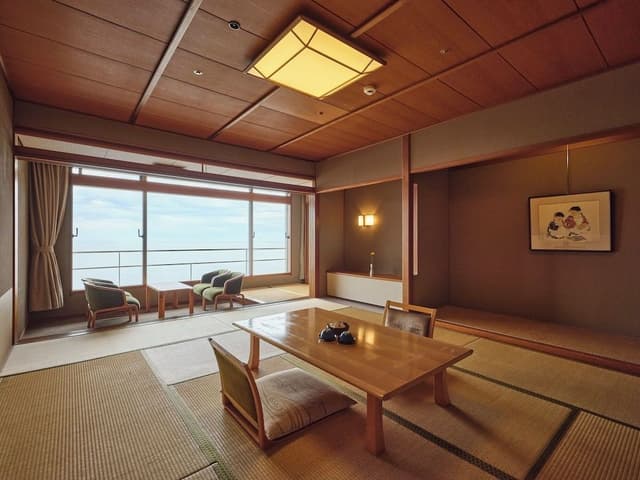 Traditional Room, Smoking (Japanese, Nissho Wing)