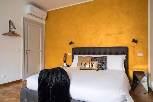 Suite, Jetted Tub (Fashionable)