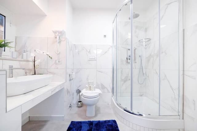 Panoramic Studio Suite, Jetted Tub