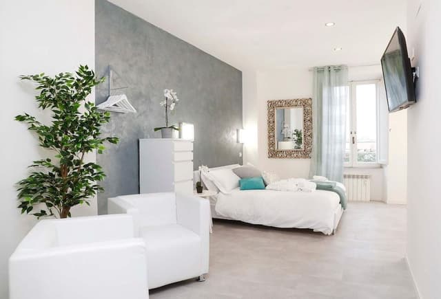 Panoramic Studio Suite, Jetted Tub